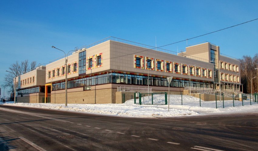 На улице Восстановления в Красном Селе появилась разноцветная поликлиника - «Свежие новости строительства»