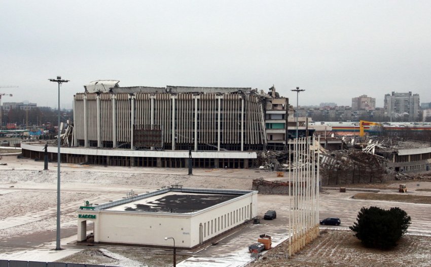 Здание СКК на проспекте Гагарина рухнуло при демонтаже кровли - «Свежие новости строительства»