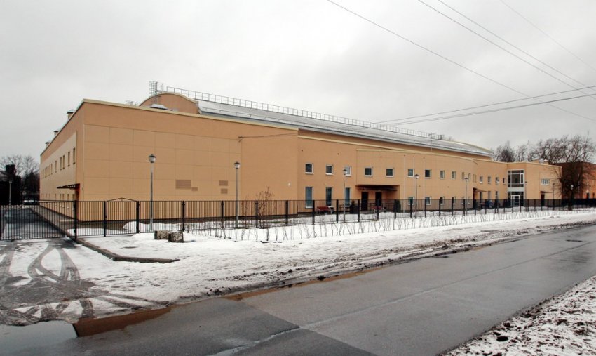 В Сестрорецке на берегу Сестры построили коробку ледового катка - «Свежие новости строительства»