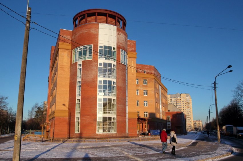 На улице Ленсовета доделали поликлинику-долгострой - «Свежие новости строительства»