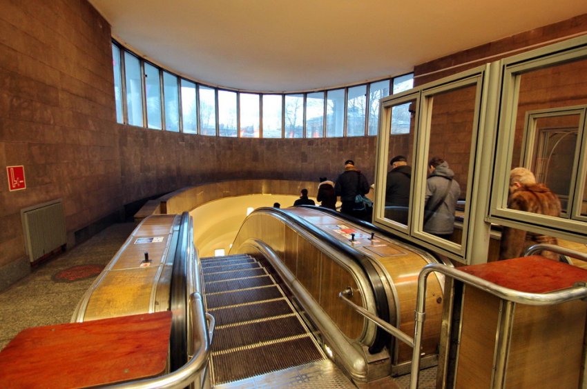 Над эскалаторами «Елизаровской» после капремонта появилась мозаика - «Свежие новости строительства»