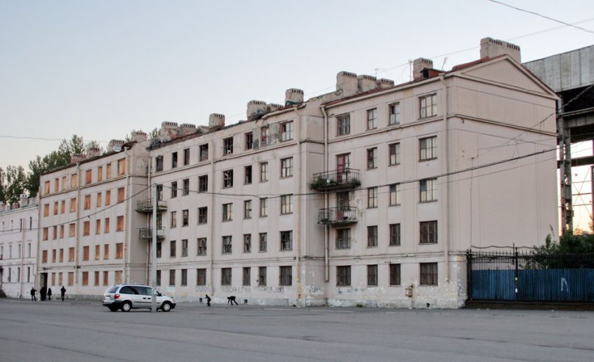 Возле Варшавского вокзала сносят конструктивистское общежитие - «Свежие новости строительства»