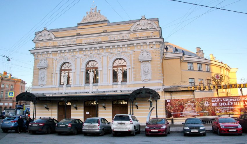 Цирк на Фонтанке надстроили новодельным куполом со шпилем - «Свежие новости строительства»