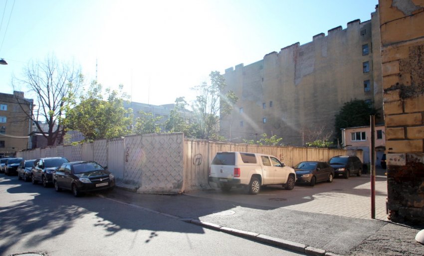 В Таврическом переулке снесли гаражи ради нового бизнес-центра - «Свежие новости строительства»