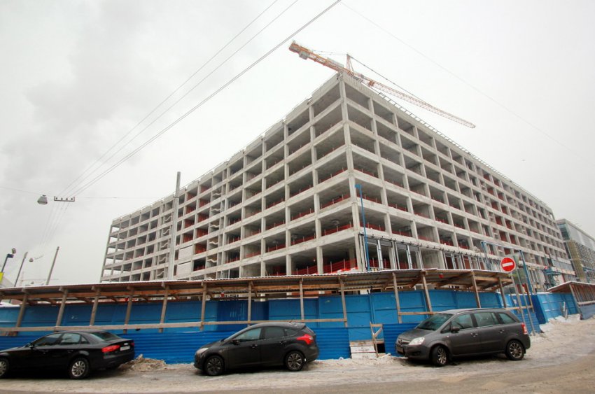 Ратушу с «летающей тарелкой» на крыше сдали на Новгородской улице - «Свежие новости строительства»