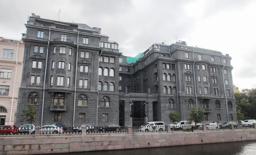 На доме Веге на Крюковом канале появилась незаконная мансарда - «Свежие новости строительства»