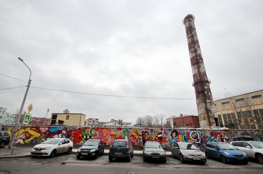 На Корпусной улице сносят заводскую трубу ради нового жилого дома - «Свежие новости строительства»