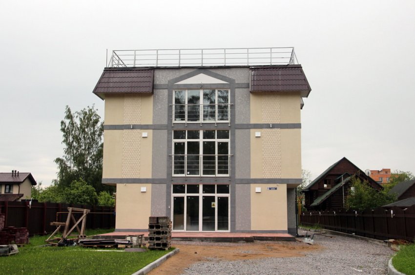 Среди коттеджей Московского шоссе в Тярлеве построили частный НИИ - «Свежие новости строительства»