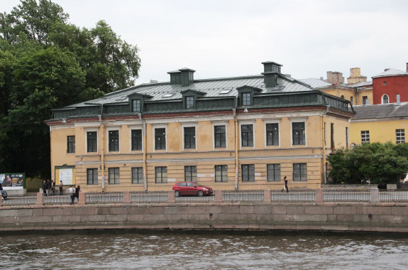 Два дома на Фонтанке, 112, продолжают незаконно надстраивать - «Свежие новости строительства»