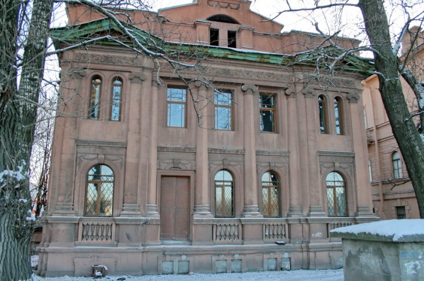 На Песочной набережной завершается ремонт библиотеки-памятника - «Свежие новости строительства»