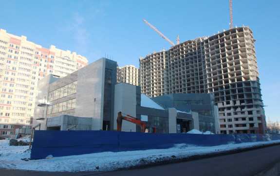 Рухнувший во время стройки ТК на Кржижановского достраивают - «Свежие новости строительства»