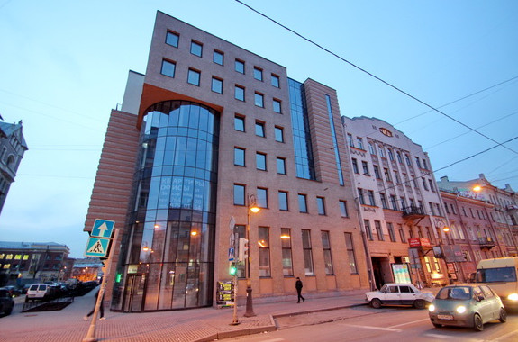 Жилой дом-«собачка» на углу Лиговского и Рязанского достроен - «Свежие новости строительства»