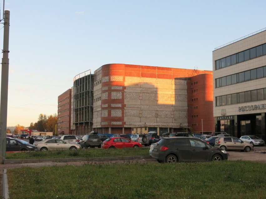 Недострой ткацкой фабрики на Богатырском превратят в мебельный центр - «Свежие новости строительства»