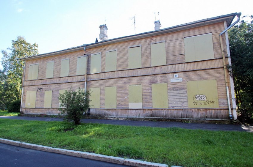 На Константиновской улице в Петергофе снесли старинный деревянный дом - «Свежие новости строительства»