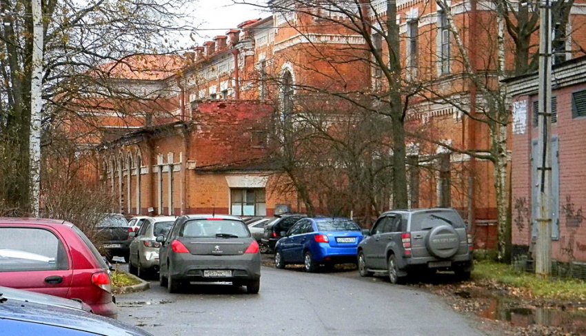 В Петергофе реконструируют две казармы Драгунского полка на Суворовской - «Свежие новости строительства»