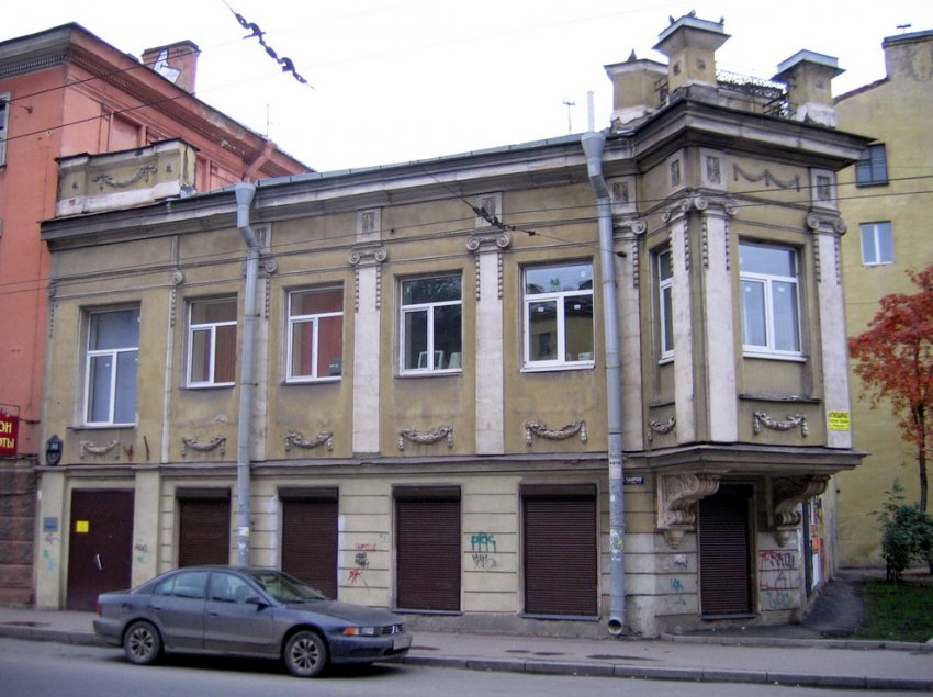 На Большой Пушкарской закончили «уродовать» двухэтажный особняк - «Свежие новости строительства»