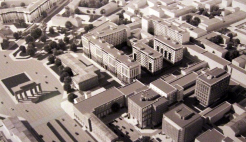 К старинному дому на Ломаной с обеих сторон пристроят высотное жилье - «Свежие новости строительства»