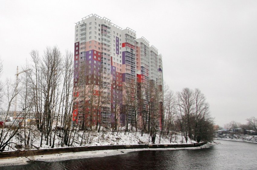 На промышленном берегу Охты у моста Энергетиков сдали жилой дом - «Свежие новости строительства»
