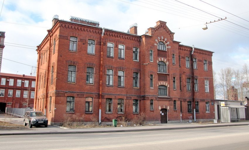 На Ремесленной за субботу снесли старинный дом, мешавший строить дорогу - «Свежие новости строительства»