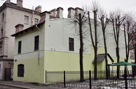 Двухэтажный флигель на Плуталовой надстроили ради бизнес-центра - «Свежие новости строительства»