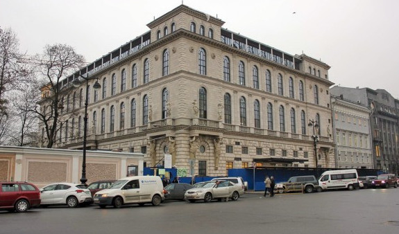 Газпром воссоздал снесенную им же мансарду на Островского - «Свежие новости строительства»