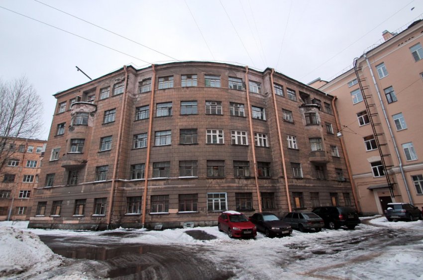 Во дворах у Кировской площади взялись за капремонт расселенного дома - «Свежие новости строительства»