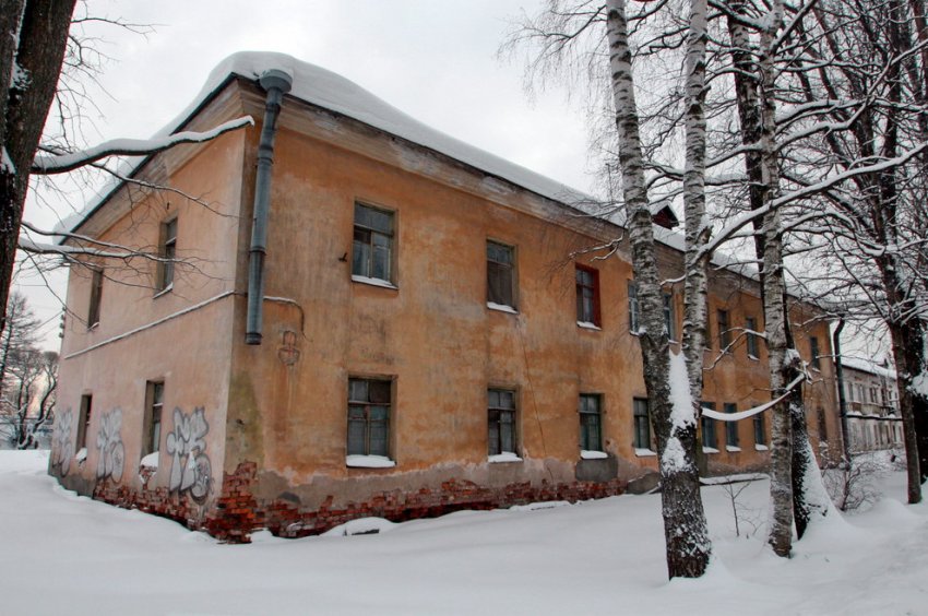 В Ново-Ковалеве готовятся снести расселенный дом на 2-й Поперечной - «Свежие новости строительства»