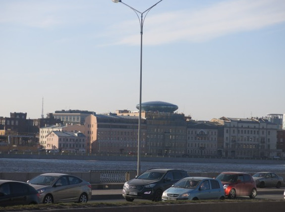 Над набережной Невы вырос «гриб» «Невской ратуши» - «Свежие новости строительства»