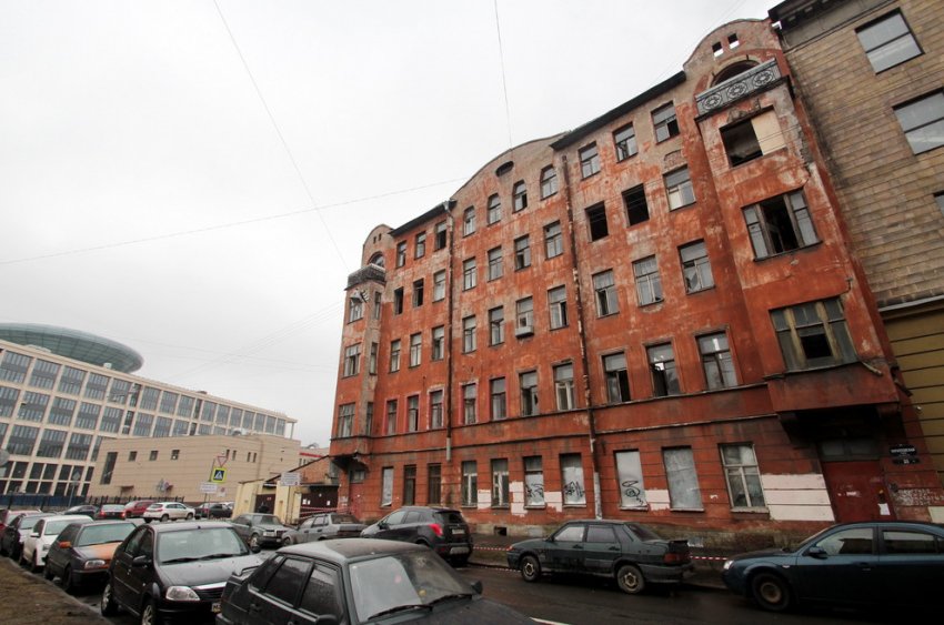 На Кирилловской улице приступили к ремонту расселенного дома Изотова - «Свежие новости строительства»