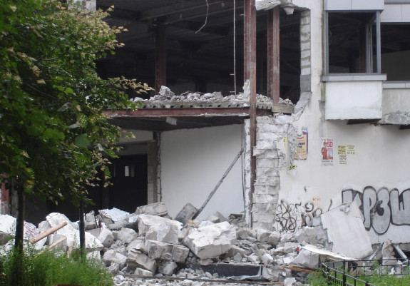 В Петербурге власти сносят торговые ларьки без суда и следствия - «Свежие новости строительства»