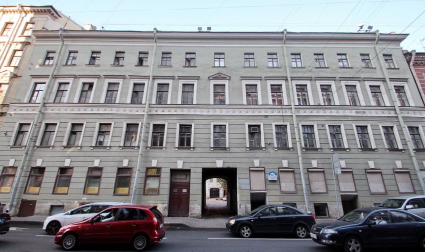 На Вознесенском проспекте незаконно надстраивают дворовые флигеля - «Свежие новости строительства»