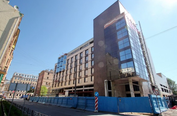 Завершается строительство гостиницы на Профессора Ивашенцова - «Свежие новости строительства»