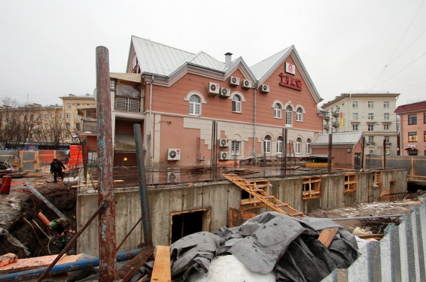 Ресторан на улице Савушкина начали расширять без разрешения - «Свежие новости строительства»