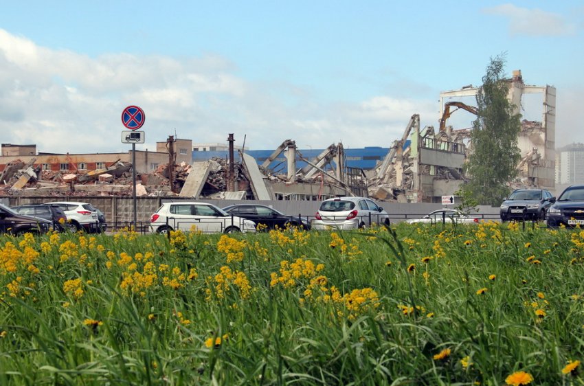 В 1-м Предпортовом проезде сносят складские здания - «Свежие новости строительства»