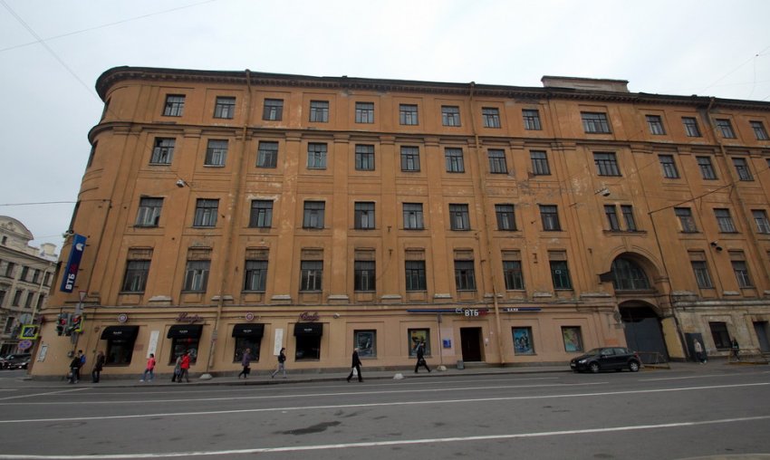 Во дворе Кригс-комиссариата на улице Глинки сносят здание - «Свежие новости строительства»