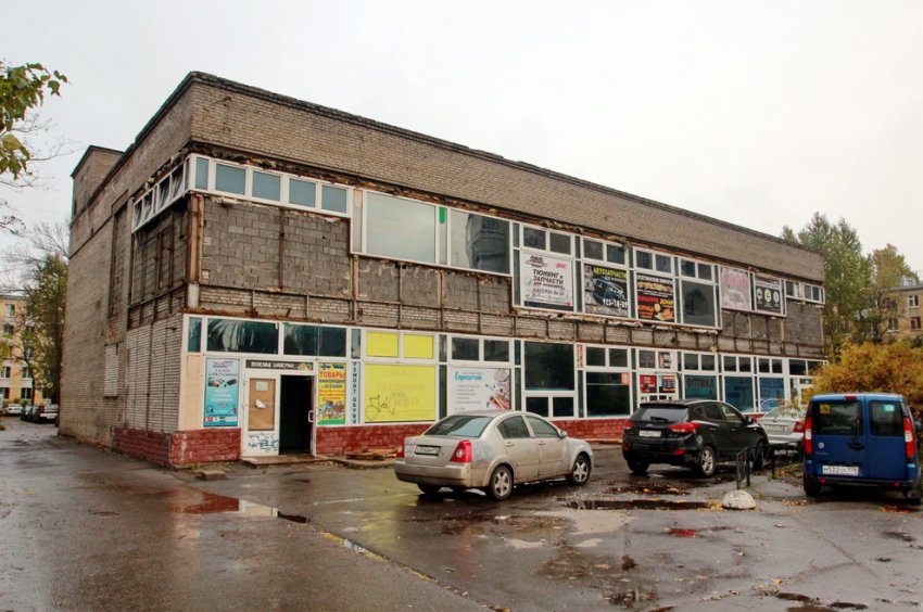 Советский торговый центр на Краснопутиловской переделали для следователей - «Свежие новости строительства»