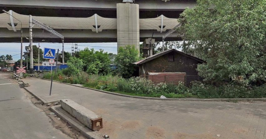 В конце улицы Калинина снесли дореволюционный пост охраны переезда - «Свежие новости строительства»