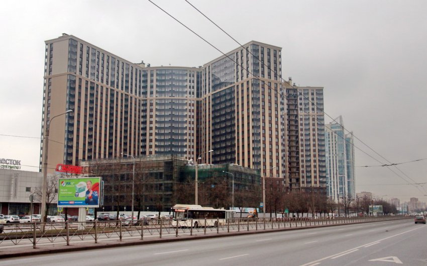 Автостоянку на улице Типанова застроили 24-этажным жилым домом - «Свежие новости строительства»