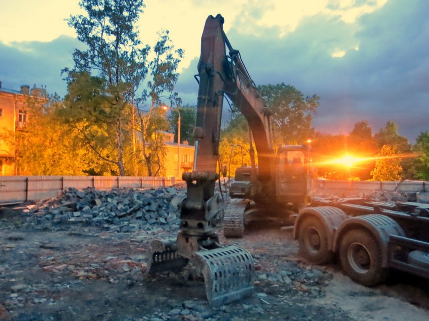 Снесли расселенное общежитие на Ярославском проспекте, 39 - «Свежие новости строительства»