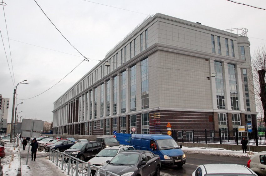 Вдоль стадиона «Метрострой» на Барочной построили бизнес-центр - «Свежие новости строительства»