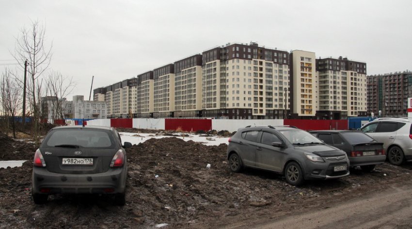 На полях к северу от Сергиева построили жилье без дорог - «Свежие новости строительства»