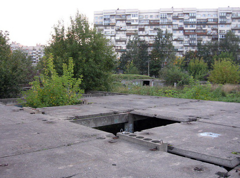 На улице Кораблестроителей снесли недостроенную школу - «Свежие новости строительства»