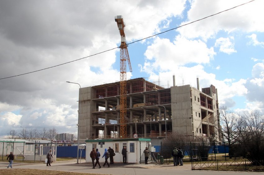 На улице Салова недавно построенный фармзавод решили перестроить - «Свежие новости строительства»