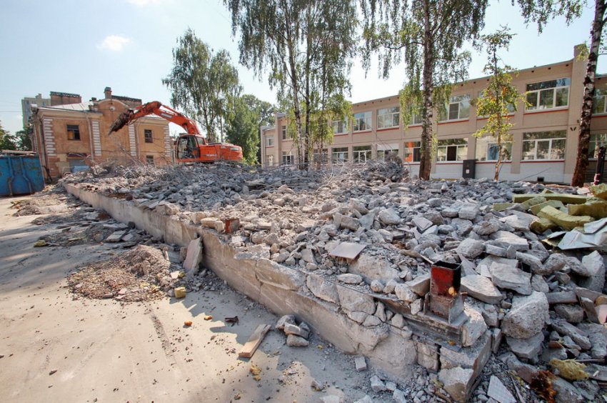 На проспекте Ленина в Колпине сносят торговый центр - «Свежие новости строительства»