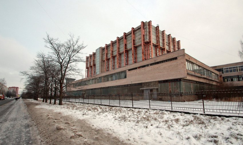 На улице Академика Константинова приступили к сносу здания НИИ тока - «Свежие новости строительства»