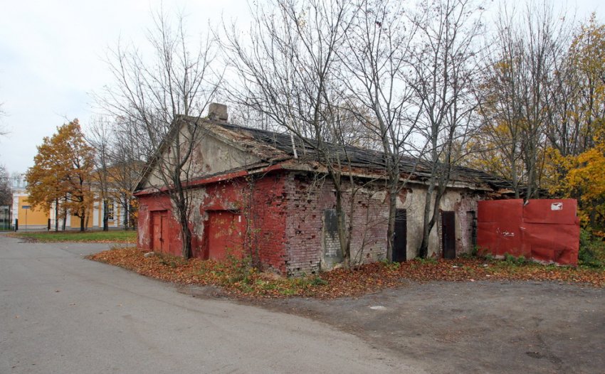 Самовольно снесенное здание-памятник в Ломоносове воссоздадут - «Свежие новости строительства»