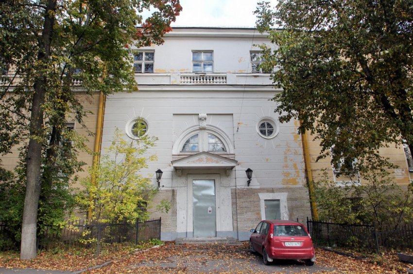 В Пушкине в Советском переулке завершился снос военного училища - «Свежие новости строительства»