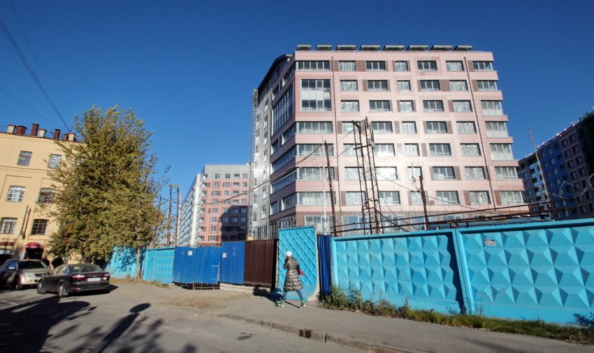 Новый жилой дом на реке Смоленке сдали недоделанным - «Свежие новости строительства»