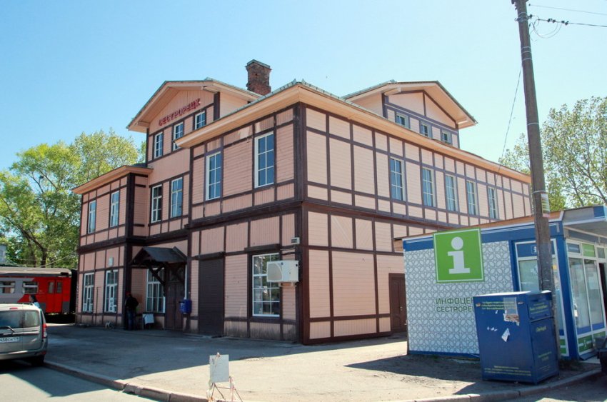 Вокзал-памятник в Сестрорецке восстановили после пожара - «Свежие новости строительства»