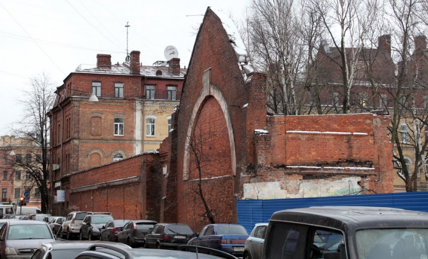 ЛенспецСМУ снесло дореволюционную «арку» на Заставской улице - «Свежие новости строительства»